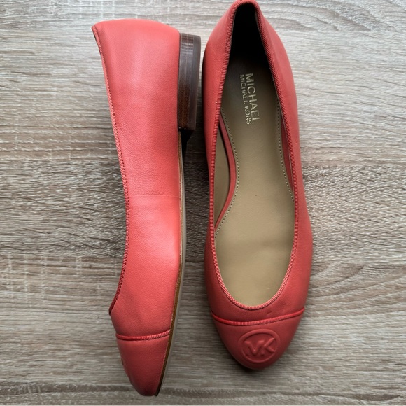 NWOB Michael Kors MK Logo Ballet Flats in Coral Pink - Picture 6 of 10
